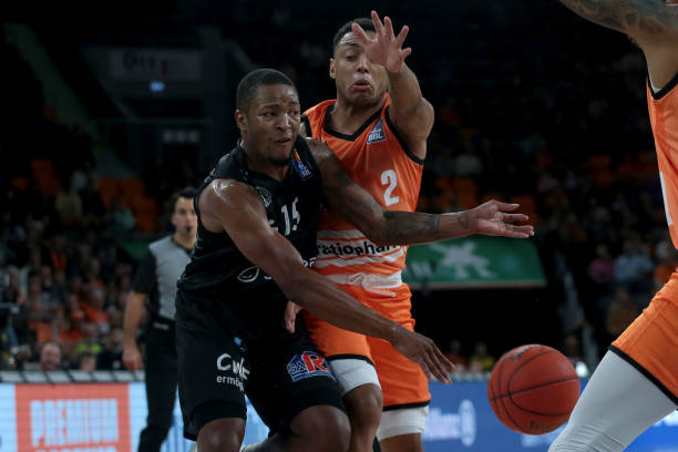 继引进两位 继引进两位