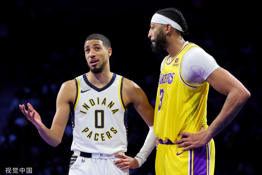 贴身盯防下 贴身盯防下